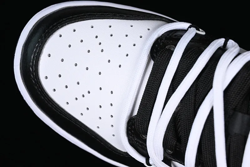All Categories Nk SB Dunk Series Nk SB Dunk Low Low-top sneakers Nk Dunk Low Black and White Panda Customized version of deconstructed strap casual sneakers DD1391-100